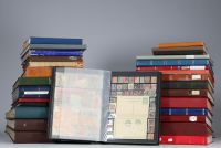 Set of 32 albums of world stamps originating from China, Europe, etc. (Lot 3)