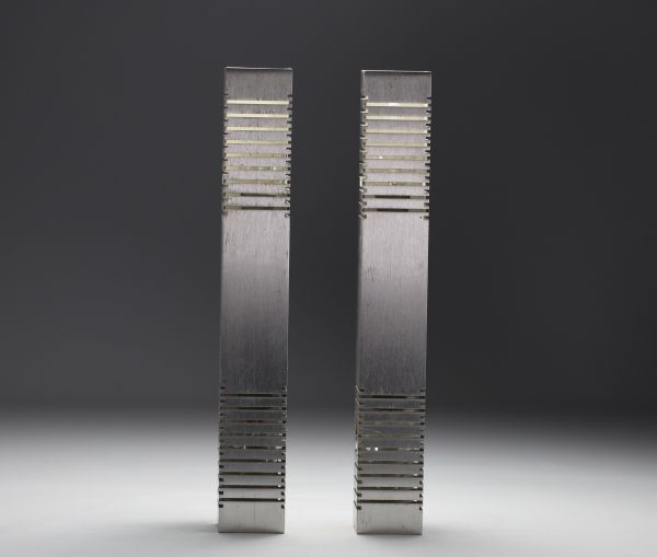 Gaetano SCIOLARI (1927-1994) - Pair of wall lights in brushed aluminium.