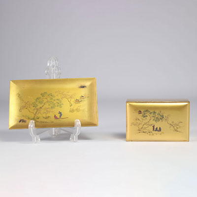 Box and tray in gilded Fuzhou lacquer decorated with landscapes and figures