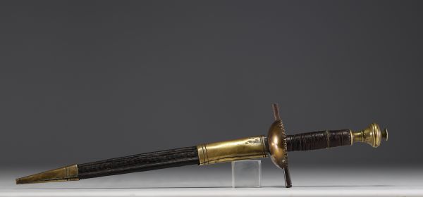 Late hunting dagger from the 17th century.