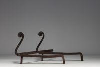 Raymond SUBES (1891-1970) attr. à - Pair of wrought iron andirons, circa 1930.