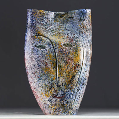 Bernard BUFFAT (XX-XXI) Vase en céramique vernissée au motif d'un visage.