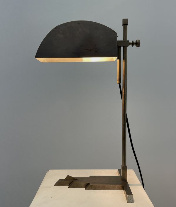 Marcel BREUER (1902-1981) Lampe de bureau Bauhaus en laiton nickelé patiné. 1925