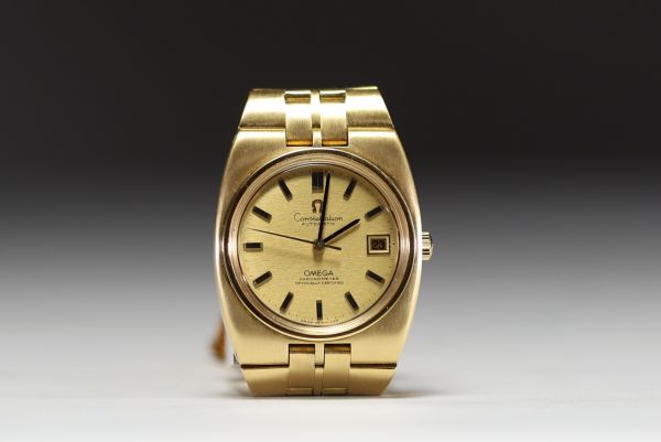 Omega Constellation - Montre homme en or 18k, mouvement automatique, 1973.