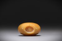 China - Brown jade snuffbox