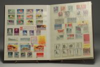 Ensemble de 30 albums de timbres du monde, Chine, Japon, Moyen Orient, Europe, etc. (Lot 2)