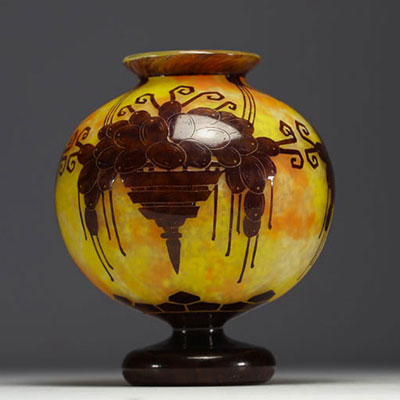 Le Verre Français - Acid-etched multi-layered glass vase on pedestal decorated with a grape bowl, signed.