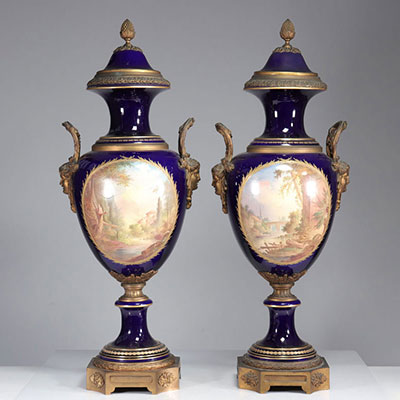 Monumental pair of Sèvres vases with romantic decorations 