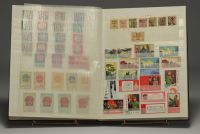 Ensemble de 30 albums de timbres du monde, Chine, Japon, Moyen Orient, Europe, etc. (Lot 2)