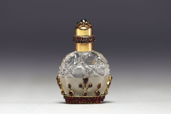 Salt flask in cut crystal, vermeil and ruby, 19th century.