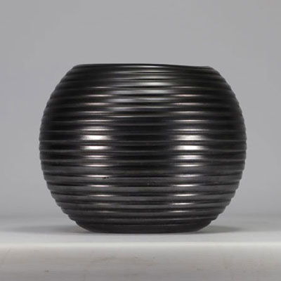 Villeroy & Boch, large black plant pot (V&B 701).