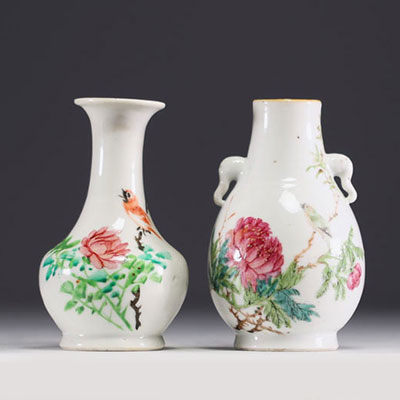 China - Set of two Qianjiang cai porcelain vases.