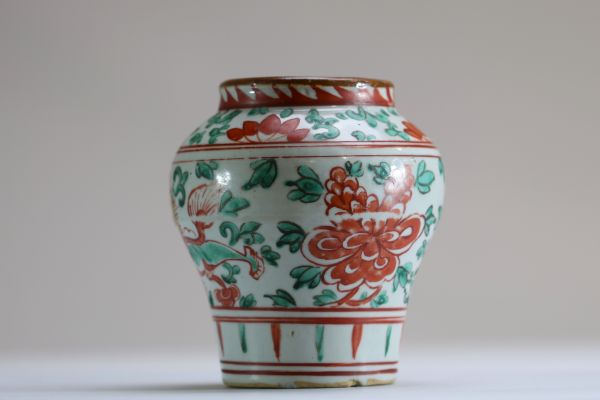 China - Green family polychrome porcelain vase, Kangxi