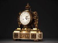 Louis XVI period clock in gilt bronze and white marble, Crosnier movement in Paris.