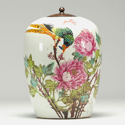 China - Polychrome porcelain ginger pot decorated with bird and flowers, 19th century.