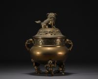 China - Bronze perfume burner, lid surmounted by a Fô Dog.