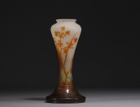 Émile GALLÉ (1846-1904) Acid-etched multi-layered glass vase decorated with water lilies and aquatic flowers, signed on the base.