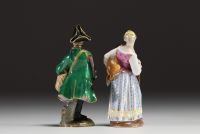 Meissen - Paire de petits flacons figuratifs en porcelaine polychrome, marque aux épées, XIXème.