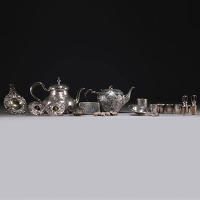 Set of various silver objects.