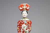 Woman in Chinese porcelain 