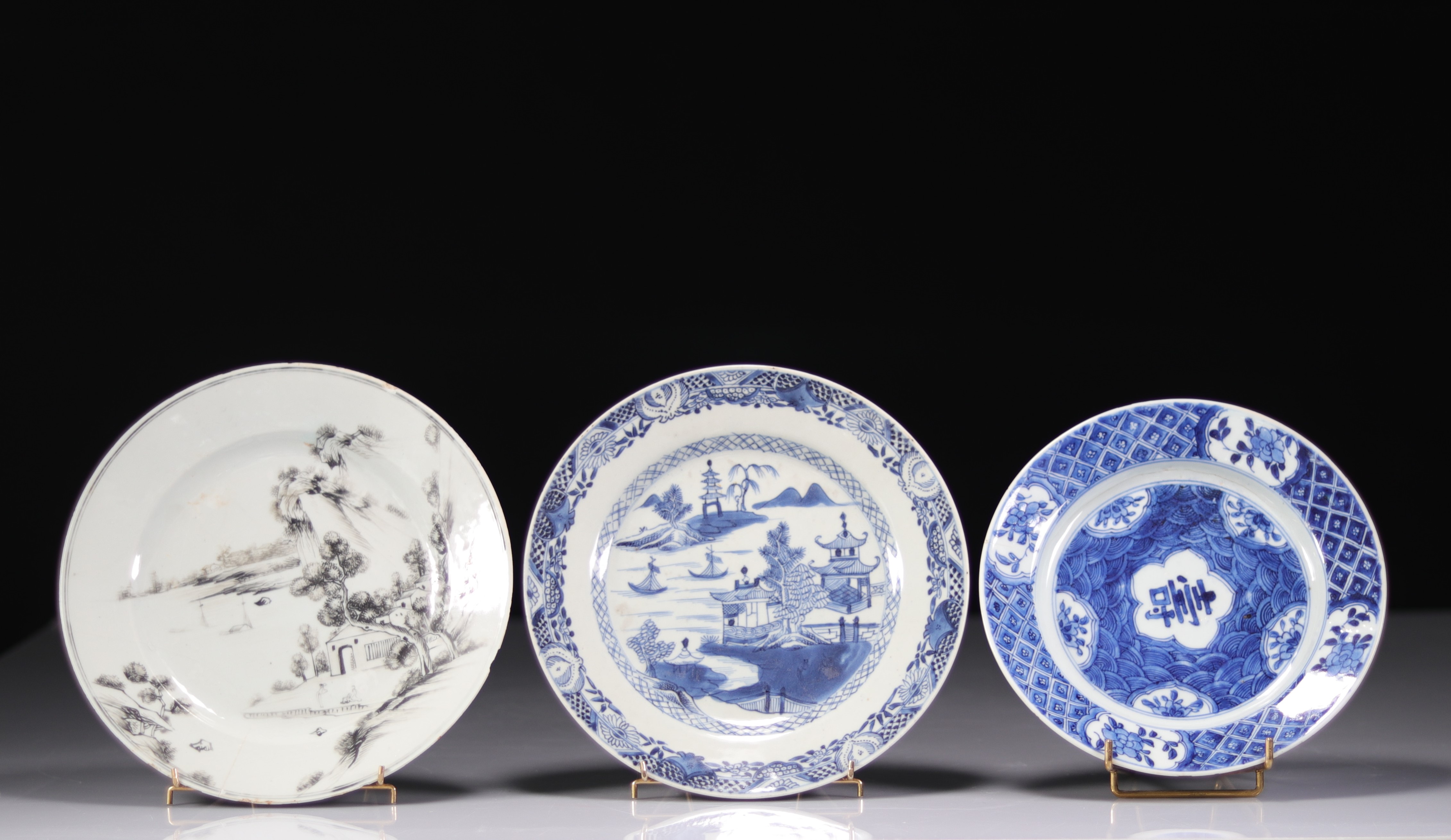 lot-of-3-chinese-plates-xvii-and-xviii-th-century-goldfield