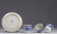 Tea service with tray and 4 bowls in white and blue porcelain decorated with dogs