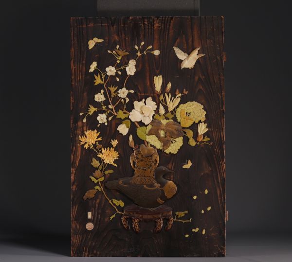 Japan - Wooden panel decorated with flowers and birds, Meiji period.