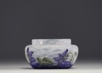 DAUM Nancy - Couve in acid-etched multi-layered glass with enamelled decoration of violets, signed.