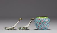 China - Set of three painted enamel pieces, a small bowl and two spoons.