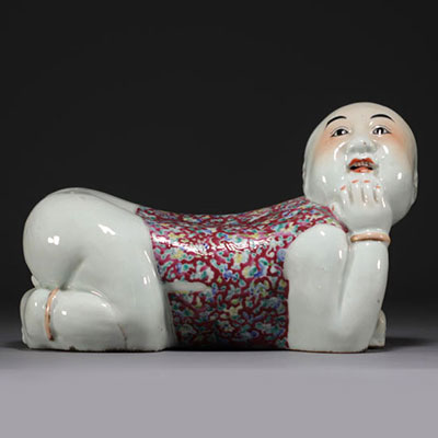 Chine - Cousin à Opium en porcelaine de la famille rose.