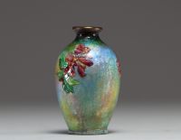 Camille FAURÉ (1874-1956) Vase en émaux de Limoges à décor floral.