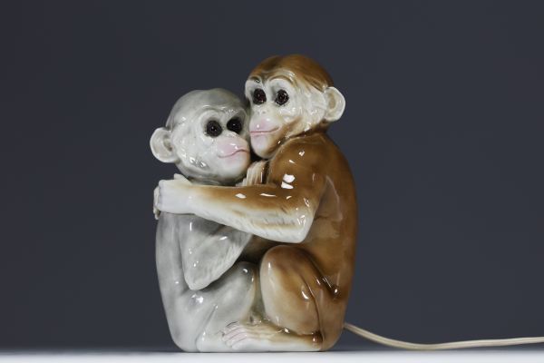 Capodimonte - ‘Couple of monkeys’ Nightlight in polychrome porcelain.