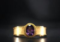 Set in 18k yellow gold and amethyst comprising a pendant, a bracelet, a ring and a pair of earrings, total weight 150g.