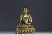 Chine - Bouddha en bronze doré, XXème.