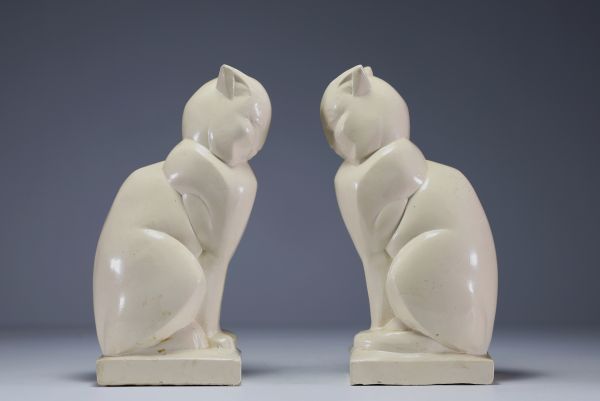 Jan & Joël MARTEL (1896-1966) d'après - Pair of seated cats in varnished plaster.