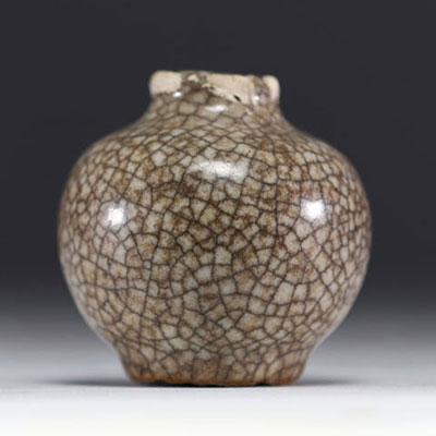 China - Crackled monochrome ceramic ball vase, Ming period.