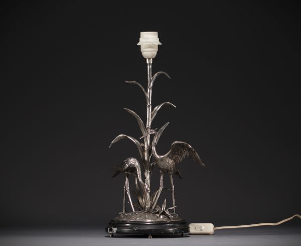 Lampe de bureau aux ibis en métal argenté, signée Figudo, France, époque Art Nouveau.