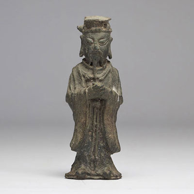 Bronze en forme d'un personnage traditionnel provenant de Chine d'époque Ming (明朝)