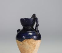 Chine - Ensemble de quatre pièces, vases et verseuses en terre cuite vernissée, Dynastie Tang.