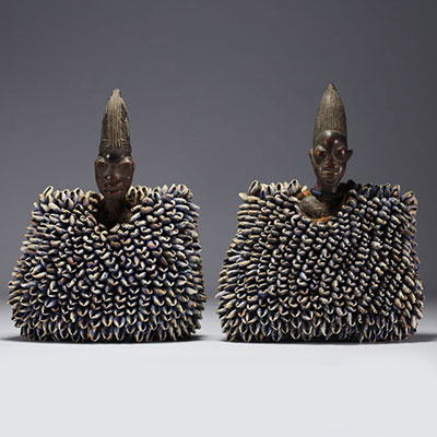 YORUBA NIGERIA - Beautiful old pair of wooden Ibeji figures used to worship twins.