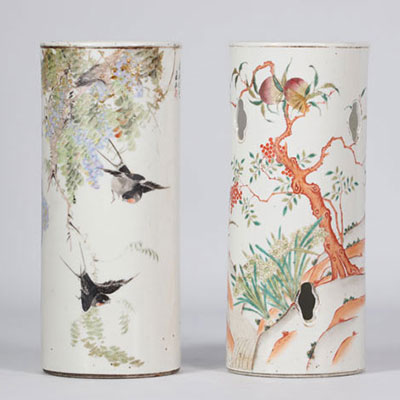 (2) Set of two scroll vases decorated with 9 peaches, birds and flowers on a white background from 19th century