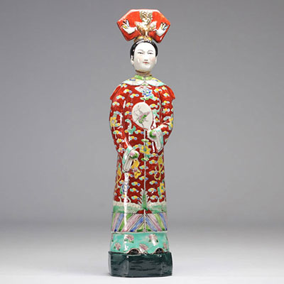 Woman in Chinese porcelain 