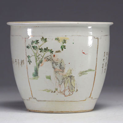 China - Porcelain planter with figures, 19th century.