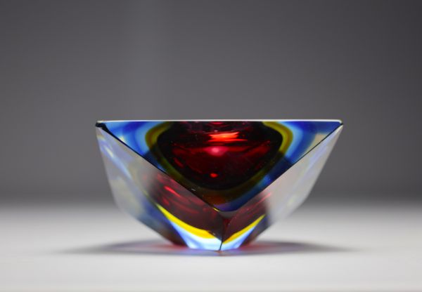 Flavio POLI (1900-1980) Verrerie de Murano Sommerso, cendrier en verre multicouche, vers 1970.