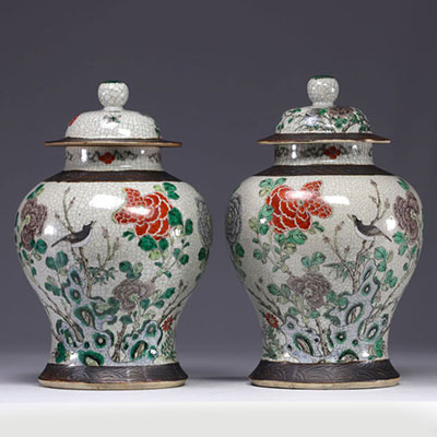 China, pair of covered vases in green family porcelain, Nanjing, late 19th century