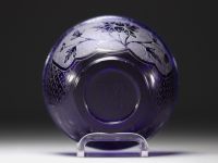 Chine - Bol en verre de Pékin bleu, dynastie Qing, marque aux 4 caractères.