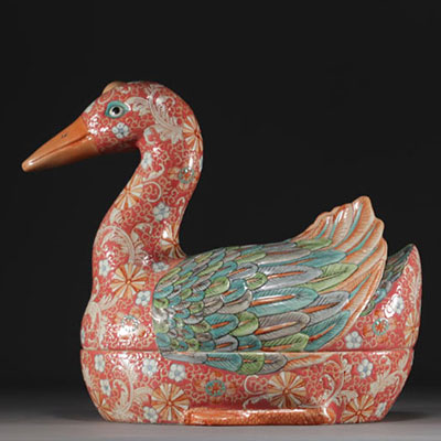 China - Duck-shaped famille rose porcelain soup tureen.