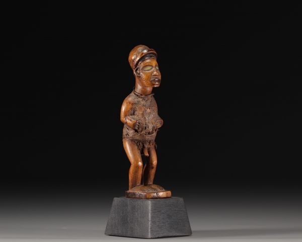 Bwende / Bembe statue/fetish - Rep.Dem.Congo