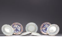 China - Set of seven 18th century polychrome porcelain plates decorated with floral basins