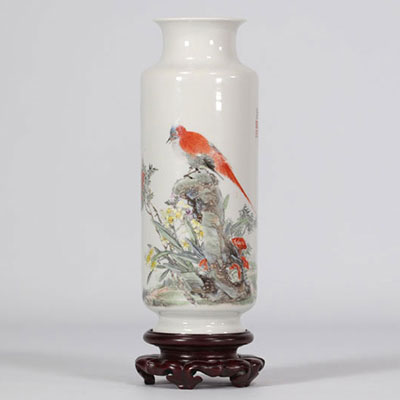 Famille Rose vase decorated with birds and flowers with a poem signed by Liu YUCEN from the Chinese Republic period